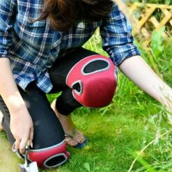 Burgon & Ball Sangria Kneelo® Knee Pads 5 Burgon & Ball Sangria Kneelo® Knee Pads -WEBBS Sales 1171504 3