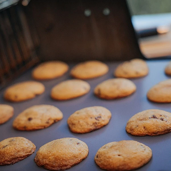 Weber Crafted Glazed Baking Stone 4 Weber Crafted Glazed Baking Stone - Image 4