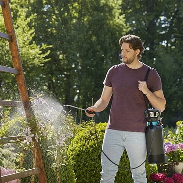 Gardena 5L Comfort Pressure Sprayer 2 Gardena 5L Comfort Pressure Sprayer - Image 2