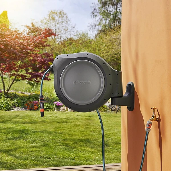 Gardena Automatic Retractable Wall Mounted Hose Box 30m 2 Gardena Automatic Retractable Wall Mounted Hose Box 30m - Image 2
