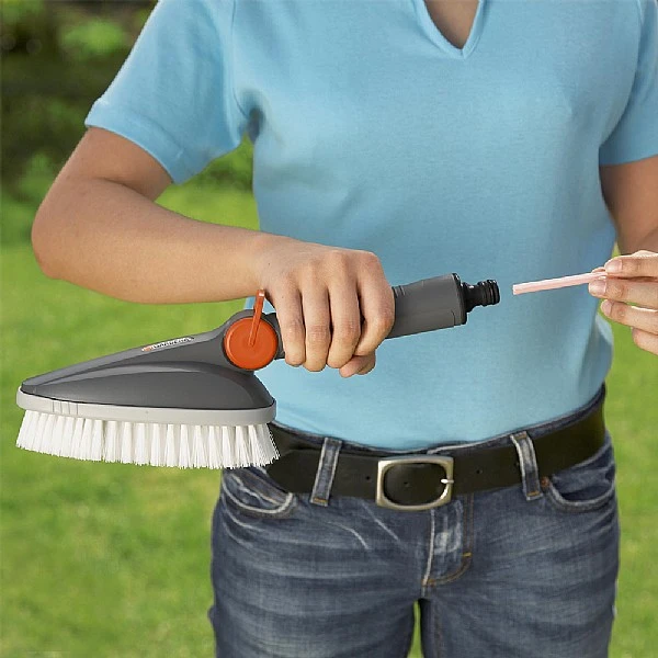 Gardena Hand-Held Scrubbing Brush 2 Gardena Hand-Held Scrubbing Brush - Image 2