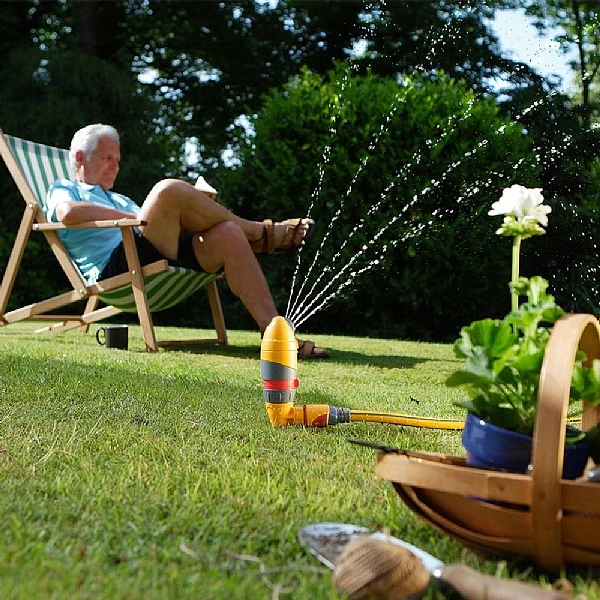 Hozelock Round Sprinkler Plus 314sqm 2 Hozelock Round Sprinkler Plus 314sqm - Image 2