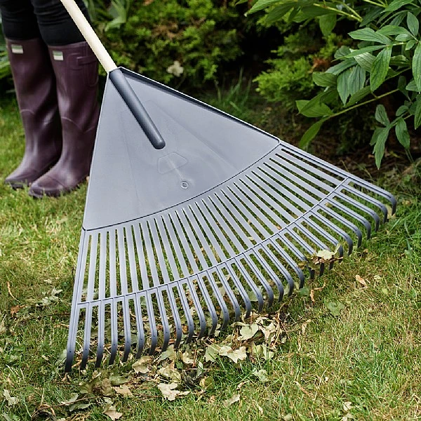Crest Garden Ultimate Leaf Rake 2 Crest Garden Ultimate Leaf Rake - Image 2